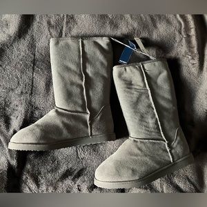 Old Navy Gray Suede Faux Fur Boot
